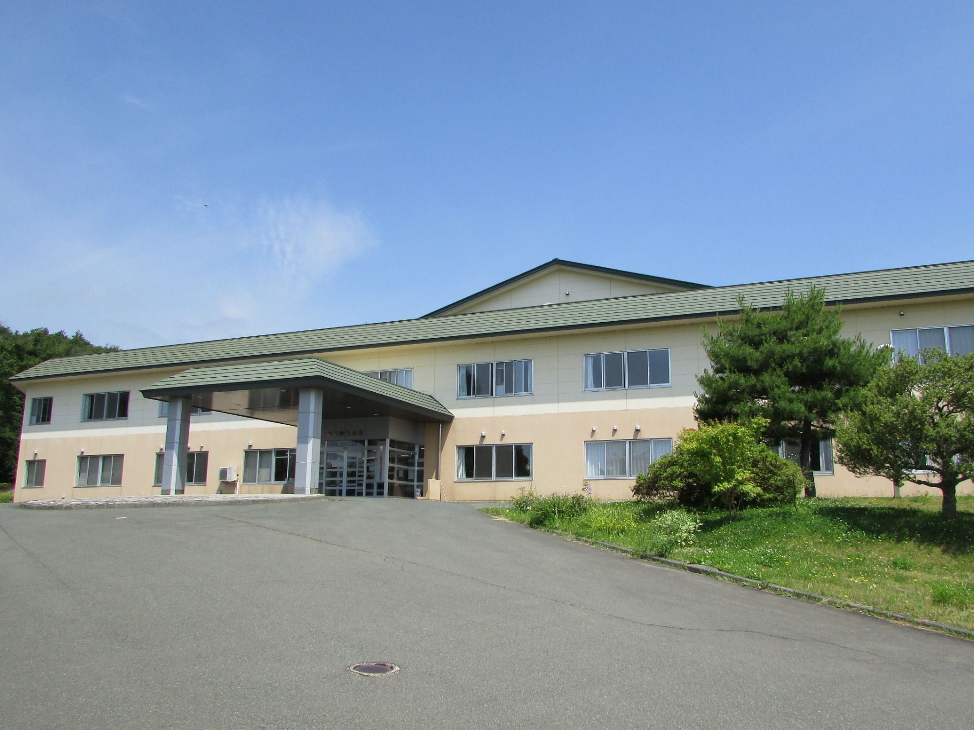 医療法人中庸会 介護老人保健施設 ゆうゆうの里外観